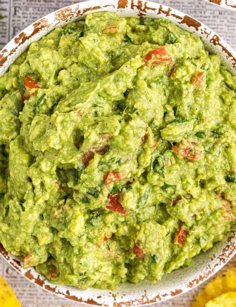 Classic Guacamole Recipe - The Chunky Chef