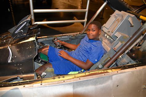 F-16 Sit-in Cockpit > National Museum of the United States Air Force ...