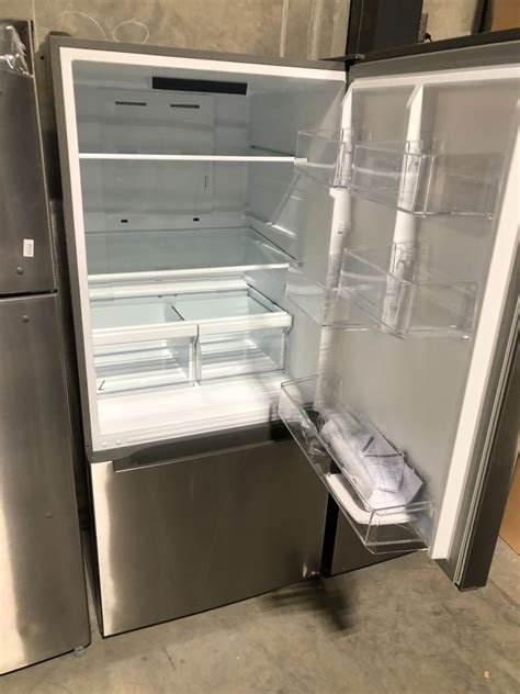 MOFFAT STAINLESS STEEL FRIDGE/FREEZER COMBO MODEL # MDE19DSNKASS - Able ...