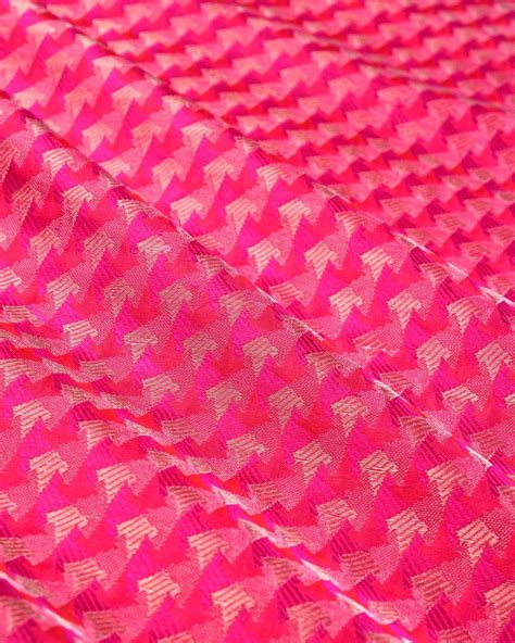 Shot Rani Pink Banarasi Geometric Alfi Sona Rupa Zari Brocade Handwove