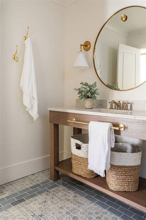 Ivy Preserve - Hart and Lock