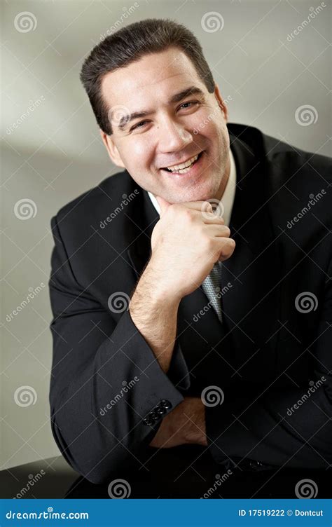 Attractive Businessman 的图像结果