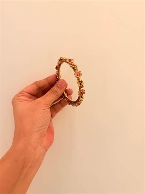 Phoolnaz Bangle – Label DKI