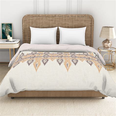 Buy SPACES Geostance Grey Printed Cotton Double Bed Quilt - 224x270cm ...