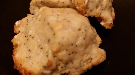 Lemon Poppy Scones 6 per box — Moretti Homemade Pastries