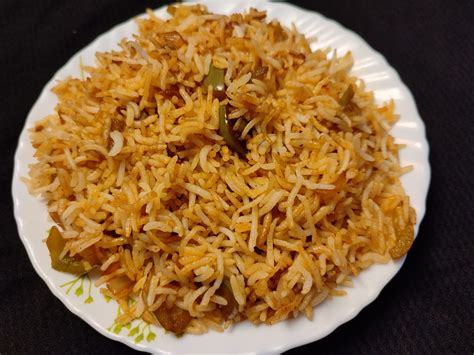 Burnt Garlic Chilli Rice