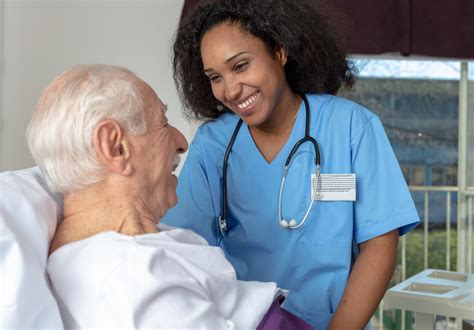 Nurse Practitioner vs Nurse Anesthetist | Regis College Online
