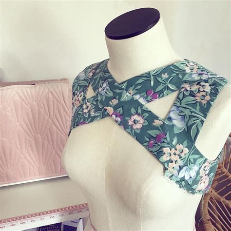 Image result for Machine Invisible Zipper Tutorial