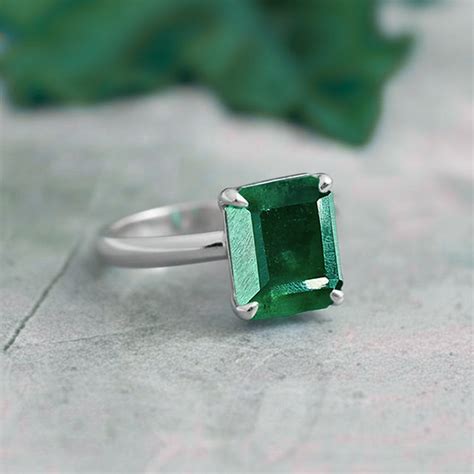 Buy Authentic Emerald (Panna) Gemstone at Divine Hindu