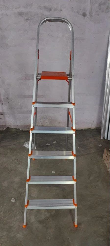 Step Ladder - 5.5 Ft. Aluminum Hybrid Ladder Trader - Wholesaler ...