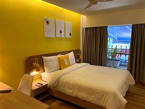 BLOOM HOTEL - JUHU (Mumbai) - Hotel Reviews, Photos, Rate Comparison ...