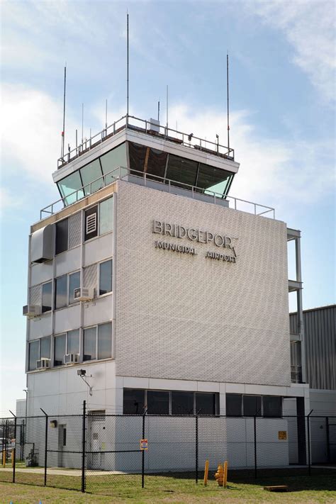 Plane goes off runway at Sikorsky airport
