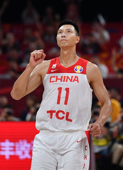 易建联正式离开NBA湖人队 上场时间未达期望_ 视频中国