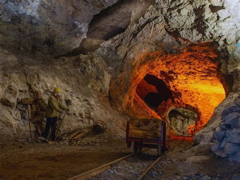 Which state in India has the maximum silver deposits? The answer might ...