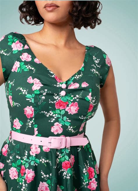 Hell Bunny Vintage Kleid mit Blumenmuster "Mabel Swing Dress" in Grün ...