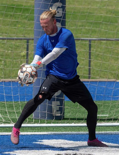 Sockers return to the pitch after lost season