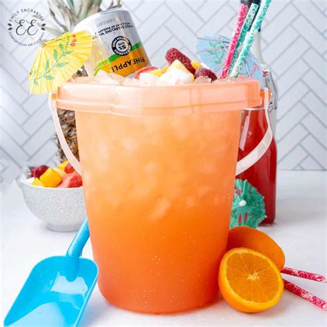 How to Make the Best Amaretto Cocktail with Coconut Rum