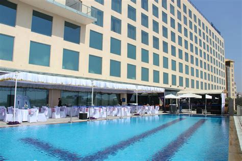 Bar Code - Novotel, Viman Nagar, Pune | Zomato