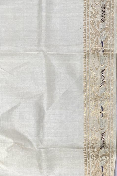 OFFWHITE HAND WOVEN BALUCHARI SILK SAREE WITH BLOUSE PIECE – Saarang Sarees