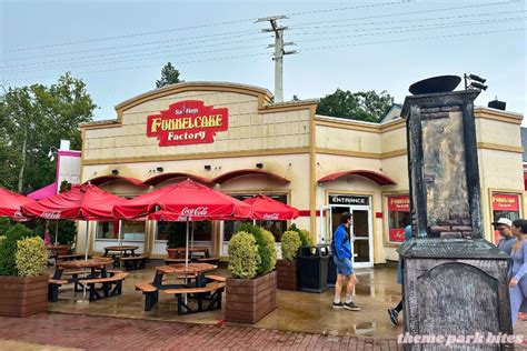 Cake Six Flags 的图像结果