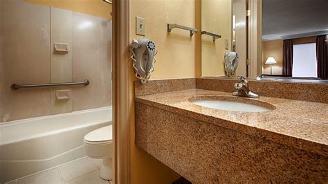 BRYSON INN (Mount Airy) - Hotel Reviews, Photos, Rate Comparison ...