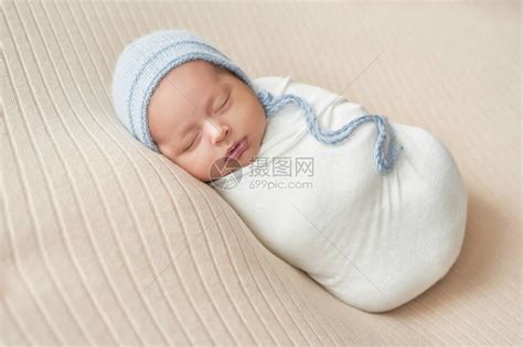 刚出生1个月的男孩高清图片下载-正版图片503062812-摄图网