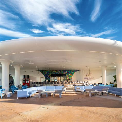 Galaxy Bar and Galaxy Grill | Universal Orlando Resort