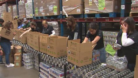 Volunteers help at Houston Food Bank | khou.com