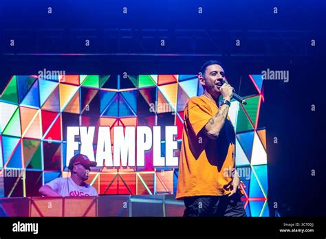 Example Singer 的图像结果