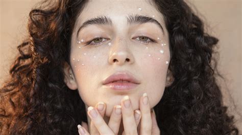 Glow, Not Grease: The Ultimate Oily Skin Routine For Your Skin