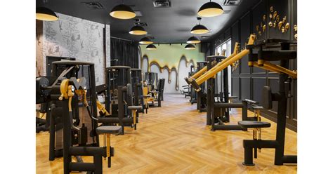 JOHN REED FITNESS DEBUTS IN WEST HOLLYWOOD