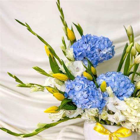 Cloudy Garden Tulips – Simply Phoolish