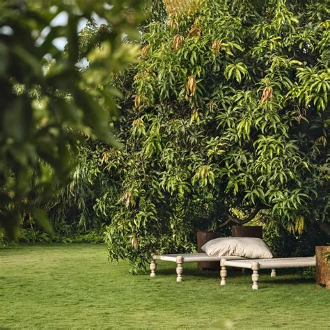 33 small bedroom ideas that maximize in style and storage solutions ...