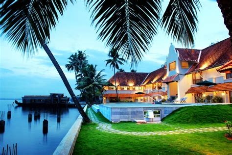 Top 7 Places For Destination Weddings In Kerala – India's Wedding Blog