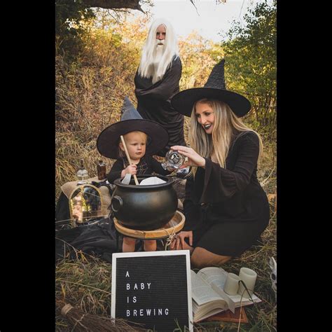 15 Spooktacular Halloween Pregnancy Announcements That Make You Scream ...