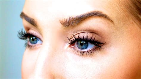 Does Vaseline Help Eyelashes Grow
