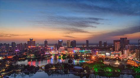 安徽“双核”发展中的芜湖：“第三城”紧追，与合肥差距拉大|完成投资|一体化发展_新浪新闻