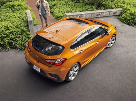 Chevrolet Cruze Info, Specs, Pictures, Wiki & More