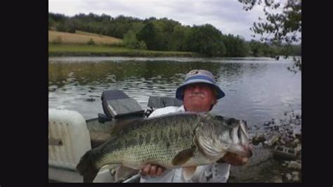 15 pound bass doesn't count for state record | wbir.com