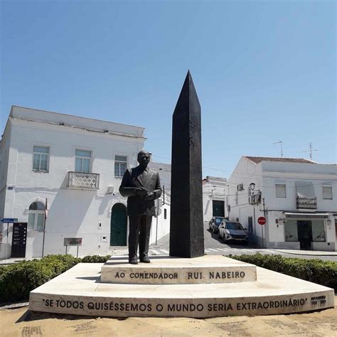ESTÁTUA DO COMENDADOR RUI NABEIRO (2025) All You Need to Know BEFORE ...