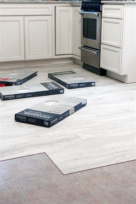 Kitchen-Floor-laminate-tiles