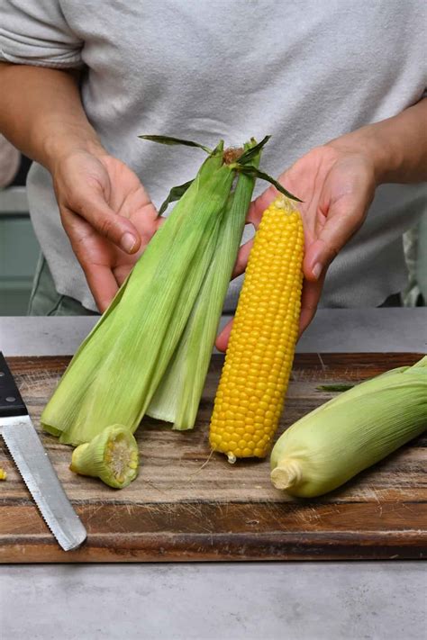 How To Cook Corn With Husk In Microwave