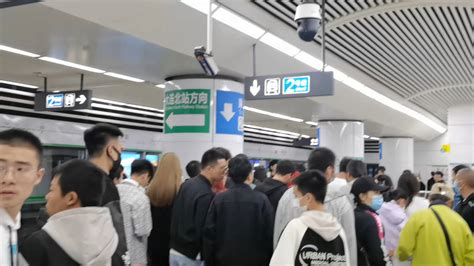 重庆只有地铁和单轨，与轻轨区别很大，本地人别再乱喊了！ - 知乎