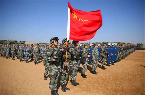 中国武装力量是由人民解放军、武装警察部队和（ ）组_百度知道