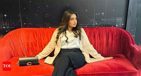 Pakistani actress alleges TikTok star Minahil Malik leaked her own ...