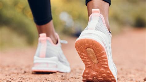 Why do my hands swell when walking? A GP explains