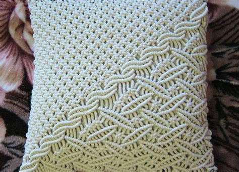 12-Inch Macrame Pillow Tutorial 的图像结果