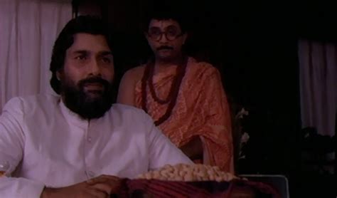 Jalwa revisited: Watch Naseeruddin Shah as a hunk on a drug trail