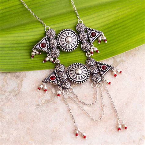 Abhira Layered Style Necklace – VOYLLA