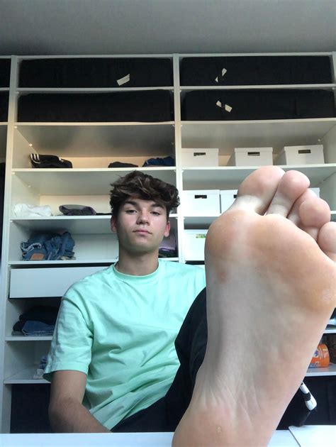 Need some more foot slaves... : r/Male_Feet